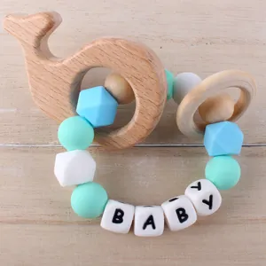 Massaggiagengive in silicone per neonati con balena in faggio e perle con lettere BABY