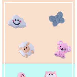 Détail de perles de dentition en silicone en forme de koala, de mouton et de nuage