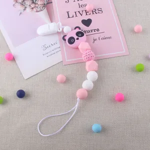 Chupetero de silicona con forma de panda rosa, cuentas de colores y clip de seguridad