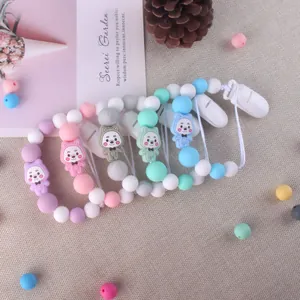 Pack de cinco cadenas de silicona para chupetes en colores pastel con diseño de oso