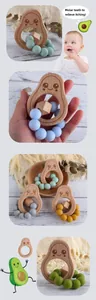 Détail de l'anneau de dentition avocat en bois de hêtre et perles en silicone