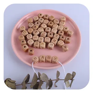 Naturholz Alphabet Perlen Set für personalisierte Schnullerketten und DIY Baby Bastelarbeiten