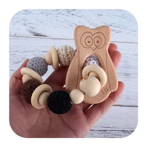Anneau de Dentition en Bois de Hêtre Naturel pour Bébé Forme d'Animal Hibou Lapin Hérisson Étoile Jouet à Croquer avec Perles au Crochet Hochet Apaisant