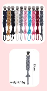 Dettaglio catenella portaciuccio in cotone intrecciato con lunghezza 23cm e peso di 15g