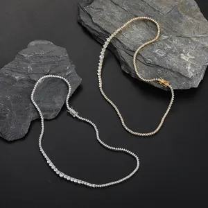 Colliers de tennis en zircon à trois griffes en or et argent sur pierres sombres