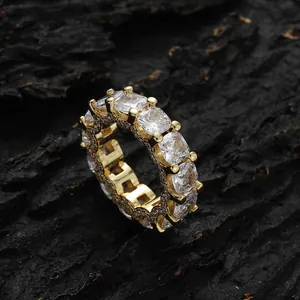 Bague éternité dorée pour hommes avec zircons carrés de style hip-hop chic