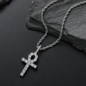 925 zilveren Ankh kruis hanger met zirkonia stenen aan een robuuste gedraaide ketting