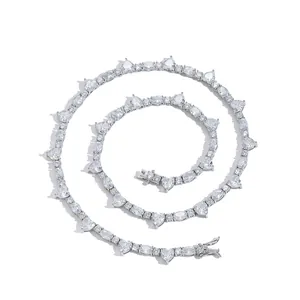 Collier tennis argenté avec zirconiums cubiques en forme de cœur et ovales
