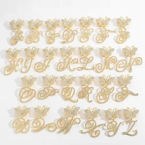 Goldene A-Z Buchstaben-Anhänger in Schreibschrift mit Schmetterling und weißem Zirkonia