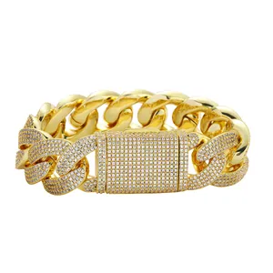 Makroaufnahme des 20mm breiten Cuban-Armbands mit eisgekühlter Zirkon-Box-Schließe