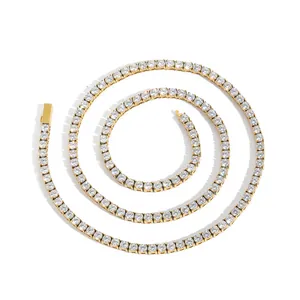 Detailansicht der 4mm vergoldeten Tennis-Kette mit funkelnden Zirkon-Steinen