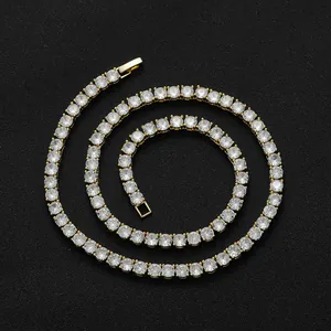 Collar de tenis clásico bañado en oro de 14K con brillantes circonitas de corte redondo