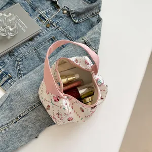Sac à main blanc minimaliste avec motifs mignons d'ours et de fraises pour femmes