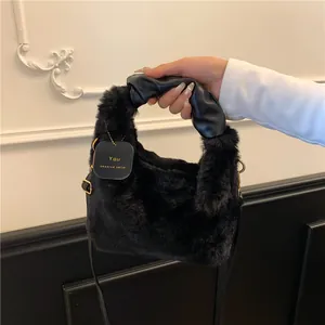 Damen Herbst Winter Plüsch Handtasche Kunstpelz Schultertasche Flauschige Umhängetasche Mode Vielseitig Pendeln Kleine Tote Bag