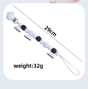 Detail van 29 cm DIY speenkoord met siliconen kralen en 16 mm gehaakte bal voor baby's