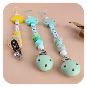 Set di 3 catenelle portaciuccio fai-da-te con foglie in silicone e perline all'uncinetto