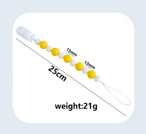 Dettaglio della catenella per ciuccio in silicone da 25 cm con perle da 15 mm