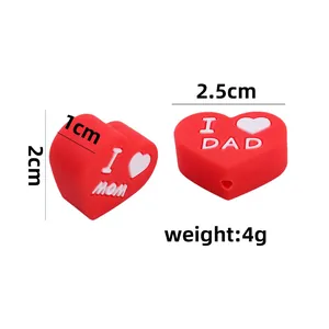 Perle a cuore in silicone rosso con testo I Love Mom e Dad per catenelle ciuccio DIY