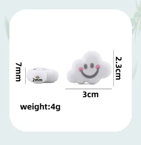 Vista detallada de cuentas de silicona de nube blanca con cara sonriente y medidas para DIY