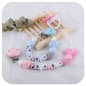 Catenella portaciuccio in silicone per neonati con perline cuore I Love Mom e Dad