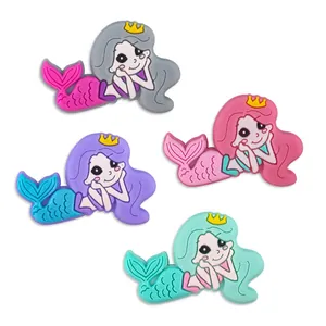 Lot de 4 breloques sirène en silicone avec couronnes dorées pour attache-tétines DIY