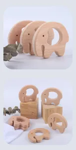 Gros plan sur l'anneau de dentition en hêtre en forme d'éléphant aux bords polis