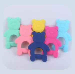 Vista dettagliata dei massaggiagengive in silicone per neonati a forma di orsetto