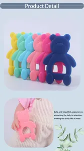 Dettaglio del massaggiagengive a forma di orso in silicone con anello di presa facile