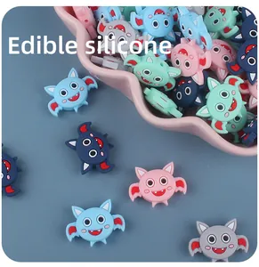 Primer plano de cuentas de silicona de murciélago para accesorios de mordedor de bebé