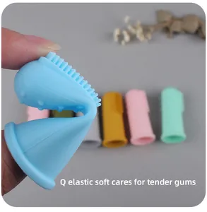 Détail de brosses à dents à doigt en silicone souple montrant une grande élasticité