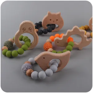Baby Beißring-Set aus Silikon und Buchenholz mit niedlichen Tierformen und bunten Perlen