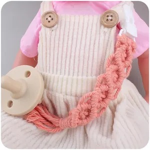 Catenella portaciuccio intrecciata in cotone rosa fatta a mano con clip bianca
