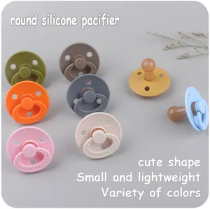 Vue détaillée de diverses tétines rondes en silicone aux couleurs Morandi tendance
