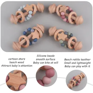 Detail von Buchenholz-Beißring mit Silikonperlen für das sensorische Spiel von Babys
