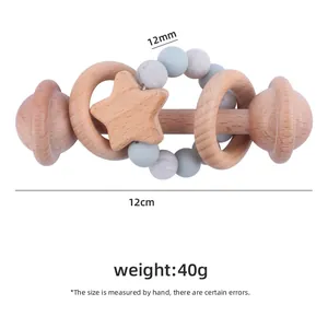 Beißring aus Buchenholz und Silikonperlen in Sternform für das Greiftraining von Babys