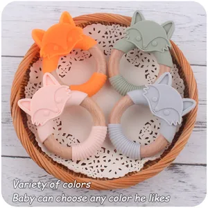 Lot de 4 anneaux de dentition en silicone et hêtre avec motifs de renard pour bébé