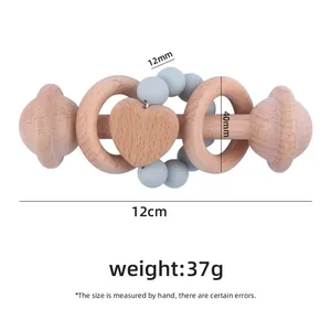 Beukenhouten hart rammelaar baby bijtring met grijze siliconen kralen lengte 12cm