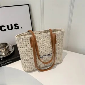 Grand sac cabas en paille tissée avec poignées en cuir et broderie Summer