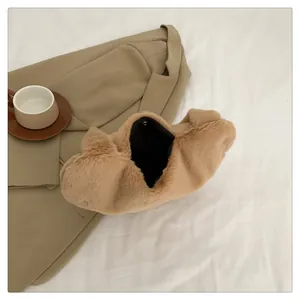 Khaki Plüsch Handtasche aus Kunstfell in Wolkenform für Damen im Herbst Modestil