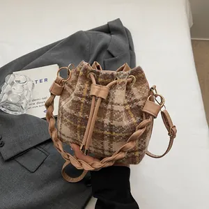 Retro plaid wool bucket bag with drawstring closure for autumn and winter daily use
