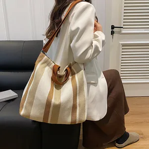 Sac Fourre-tout Rayé en Maille de Grande Capacité pour Femmes Sac à Main de Mode Minimaliste Sac à Bandoulière pour le Quotidien