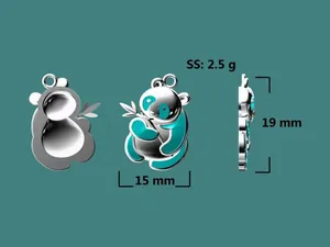 Vue en trois angles du pendentif panda en argent avec émail vert, 15mm par 19mm