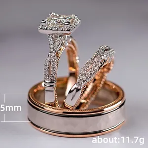 Vue détaillée d'un ensemble de trois bagues de mariage avec oxydes de zirconium et martelage