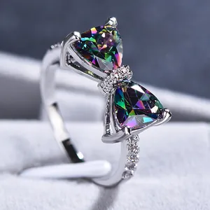 Luxe Strikring van Koper Met Driehoekige Zirkonia Elegant Zoete Stijl Glinsterende Vinger Sieraden Voor Vrouwen Feest Bruiloft Cadeau