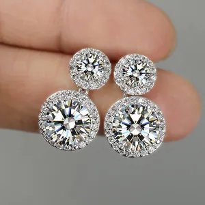 Silberne Ohrringe mit runden Zirkonia-Steinen und doppeltem Ring-Halo-Design