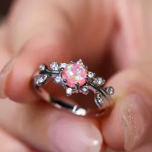 Bague feuille en argent avec opale rose et zircons pour femme de style naturel