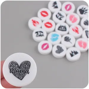 DIY Silikonperlen für Babys mit Mama-Schriftzug und Leopardenherz für Schnullerketten
