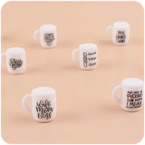 Set van 6 mini witte mokken voor DIY bijtkettingen en armbanden met leuke teksten