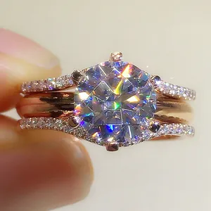 Ensemble de 3 bagues empilables en or rose avec zircone cubique et pavé brillant