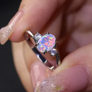 Anello in Rame con Opale Ovale a Tre Pietre con Zirconia Rotonda Placcato Oro Argento Elegante Regalo di Gioielli di Moda per Donna